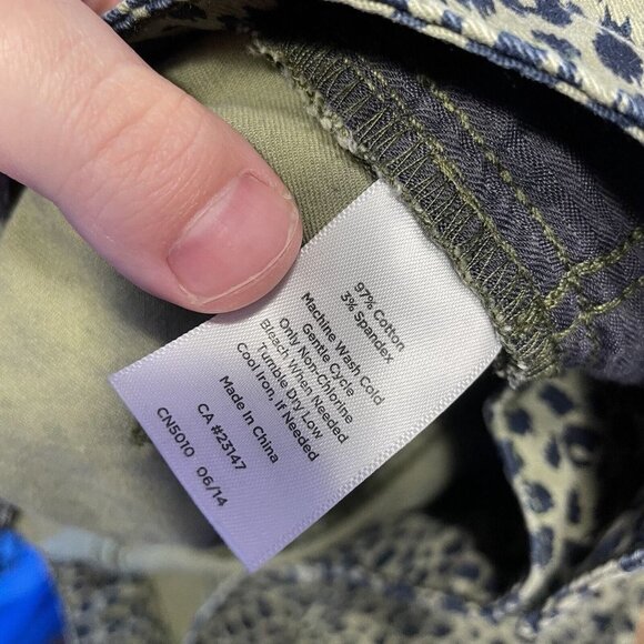 Talbots Women Petite Sz 10P Navy Blue/Green Animal Print Signature Casual Pants - Picture 8 of 9